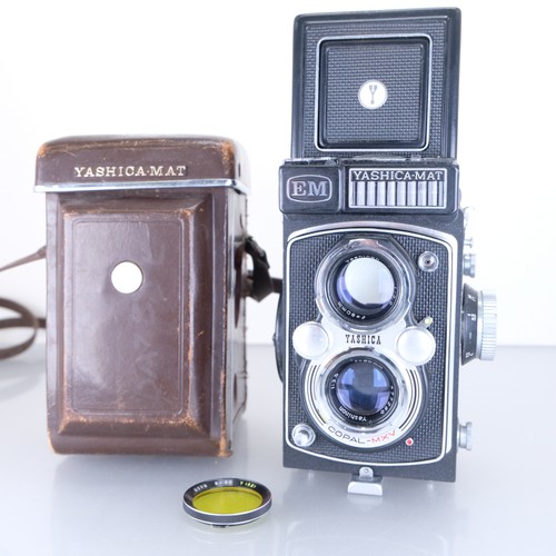 Yashica mat tlr - mat, analoge